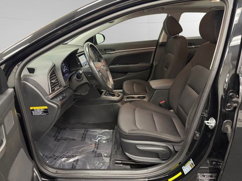 Used 2018 Hyundai Elantra Value Edition FWD image 9