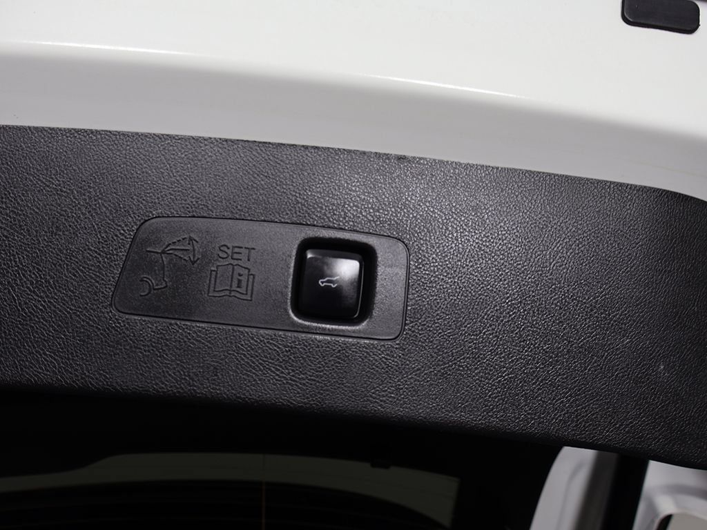 Used 2024 Lincoln Corsair AWD image 19