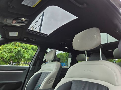 Certified 2024 Kia EV9 GT-Line AWD/4WD image 23