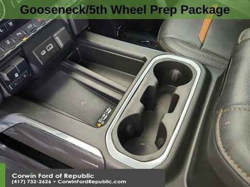 Used 2022 GMC Sierra 2500 AT4 w/ AT4 Premium Plus Package image 17