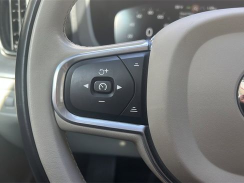 Used 2018 Volvo XC60 T5 Momentum w/ Vision Package image 26
