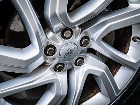 Used 2020 Land Rover Range Rover Sport HSE image 8