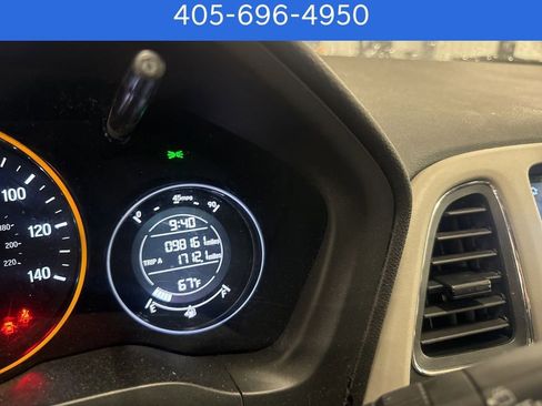 Used 2017 Honda HR-V EX image 7