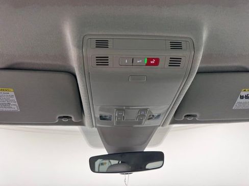 Used 2024 Volkswagen Tiguan S image 22