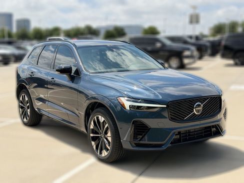 New 2026 Volvo XC60 T8 Plus w/ Protection Package Premier AWD/4WD image 4