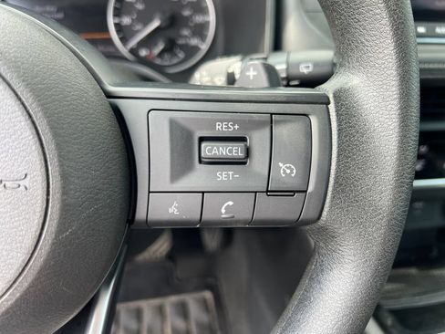 Used 2024 Nissan Rogue S FWD image 16