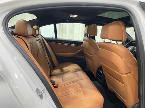 Used 2018 BMW M550i xDrive AWD/4WD image 31