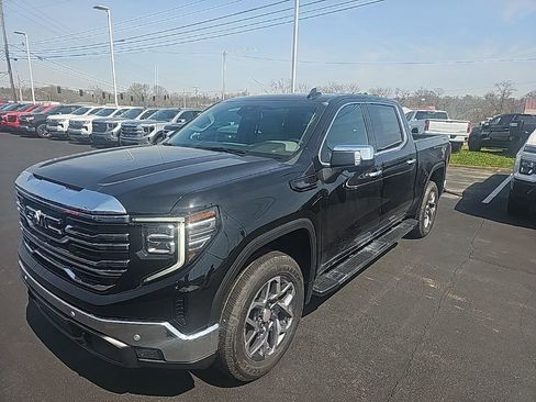 New 2026 GMC Sierra 1500 SLT w/ SLT Premium Plus Package AWD/4WD image 1