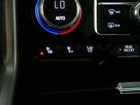 Used 2022 GMC Yukon Denali AWD/4WD image 32