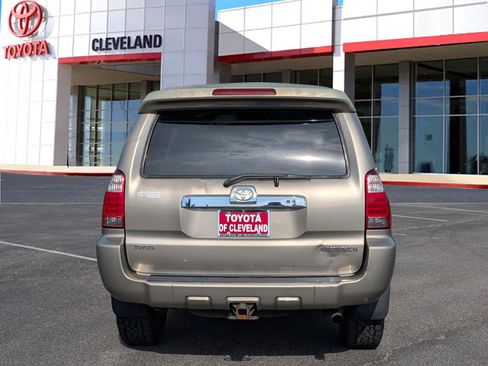 Used 2006 Toyota 4Runner SR5 AWD/4WD image 6