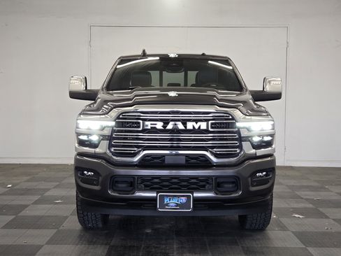Used 2025 RAM 2500 Laramie AWD/4WD image 3