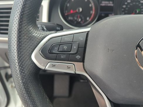 Certified 2021 Volkswagen Atlas Cross Sport SE FWD image 22