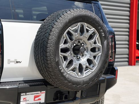 Used 2025 GMC Hummer EV 3X AWD/4WD image 14