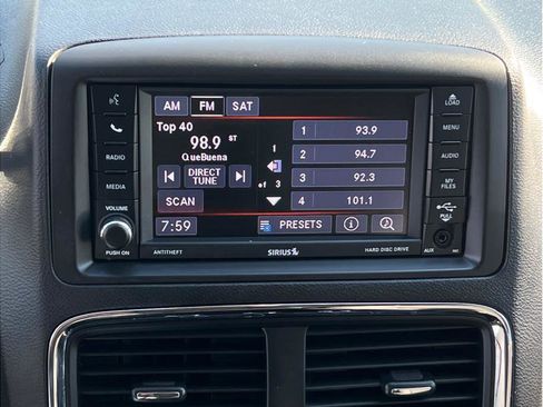 Used 2018 Dodge Grand Caravan SE w/ UConnect Hands-Free Group image 15