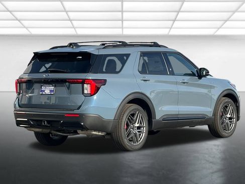 New 2026 Ford Explorer ST-Line w/ ST-Line Street Pack RWD image 8
