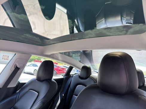 Used 2022 Tesla Model 3 Long Range AWD/4WD image 19