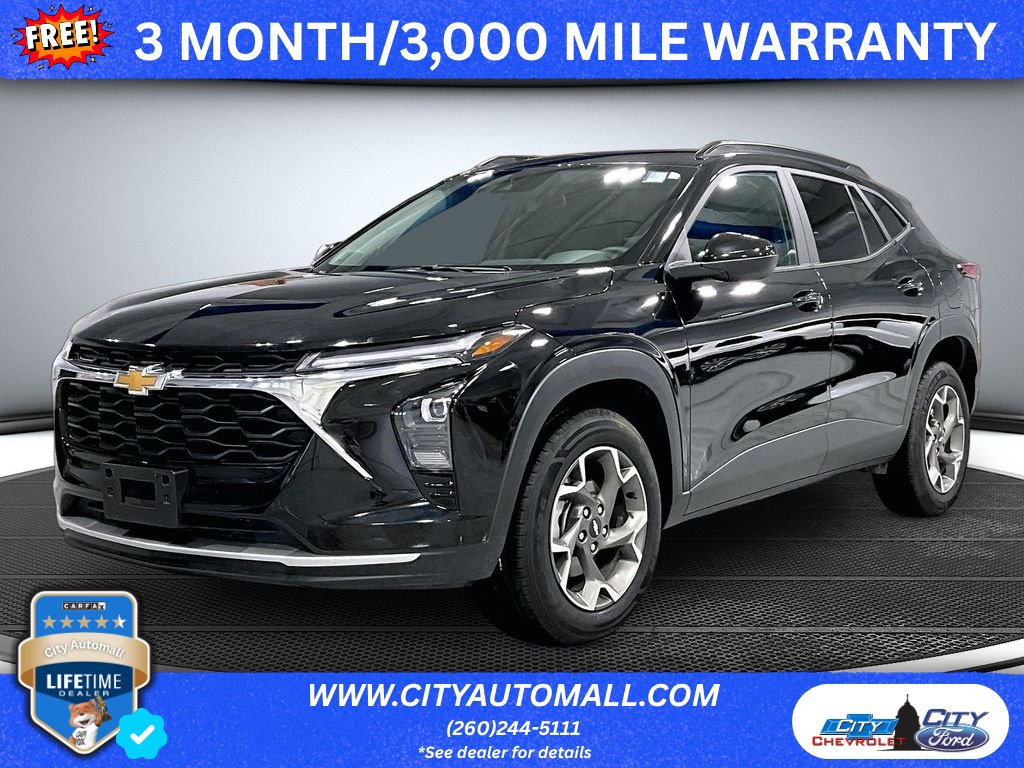 Used 2025 Chevrolet Trax LT FWD image 1
