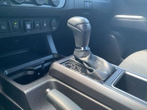 Used 2023 Toyota Tacoma TRD Sport image 34