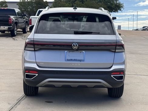 New 2025 Volkswagen Taos SE image 5