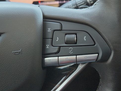 Used 2023 Cadillac Escalade ESV Sport w/ Touring Package image 17