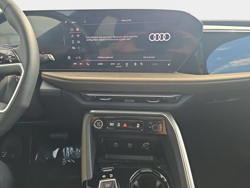 Used 2025 Audi Q5 Premium w/ Convenience Package AWD/4WD image 23