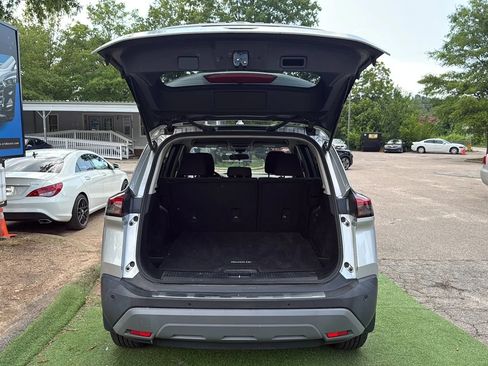 Used 2021 Nissan Rogue SV FWD image 11