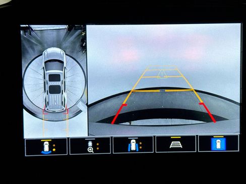 Used 2023 Chevrolet Traverse RS w/ LPO, Cargo Package image 15