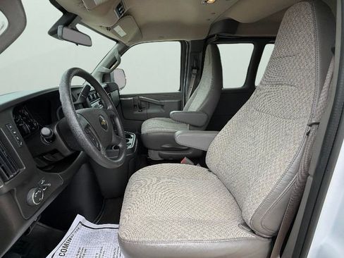 Certified 2025 Chevrolet Express 3500 LT w/ LT Preferred Equipment Group RWD image 17