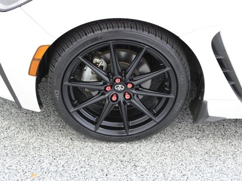 Used 2025 Toyota GR86 Premium RWD image 11