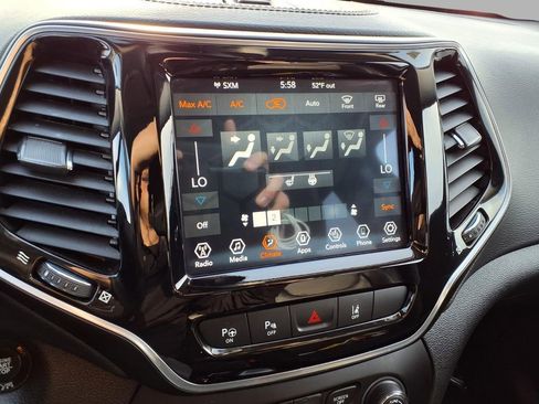 Used 2021 Jeep Cherokee Limited image 5