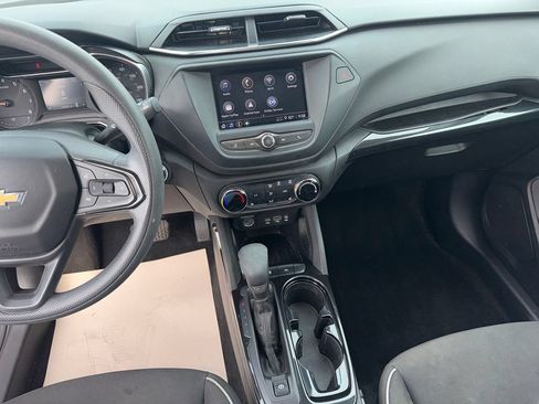 Used 2023 Chevrolet TrailBlazer LT FWD image 12