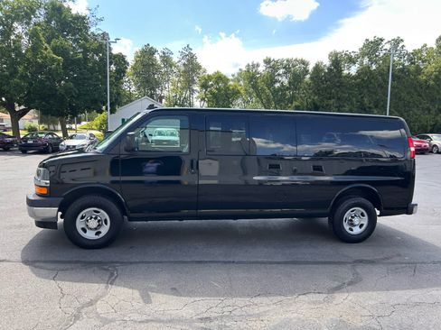 Used 2017 Chevrolet Express 3500 LT w/ LT Preferred Equipment Group RWD image 5
