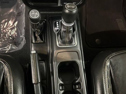 Used 2023 Jeep Wrangler Unlimited Sahara AWD/4WD image 17