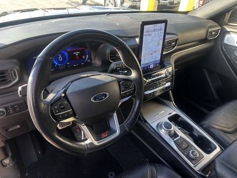 Used 2022 Ford Explorer ST w/ Equipment Group 401A image 5