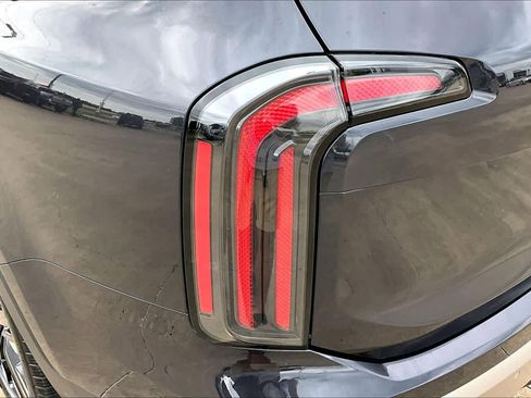 Used 2025 Kia Telluride SX w/ SX Captain's Chair Package FWD image 54