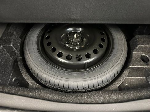 Certified 2023 Buick Envision Preferred w/ Sport Touring Package image 27