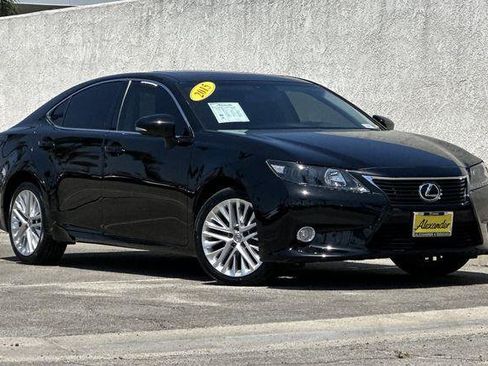 Used 2015 Lexus ES 350 w/ Premium Package FWD image 2