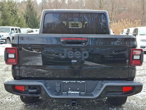 Certified 2022 Jeep Gladiator Overland image 5