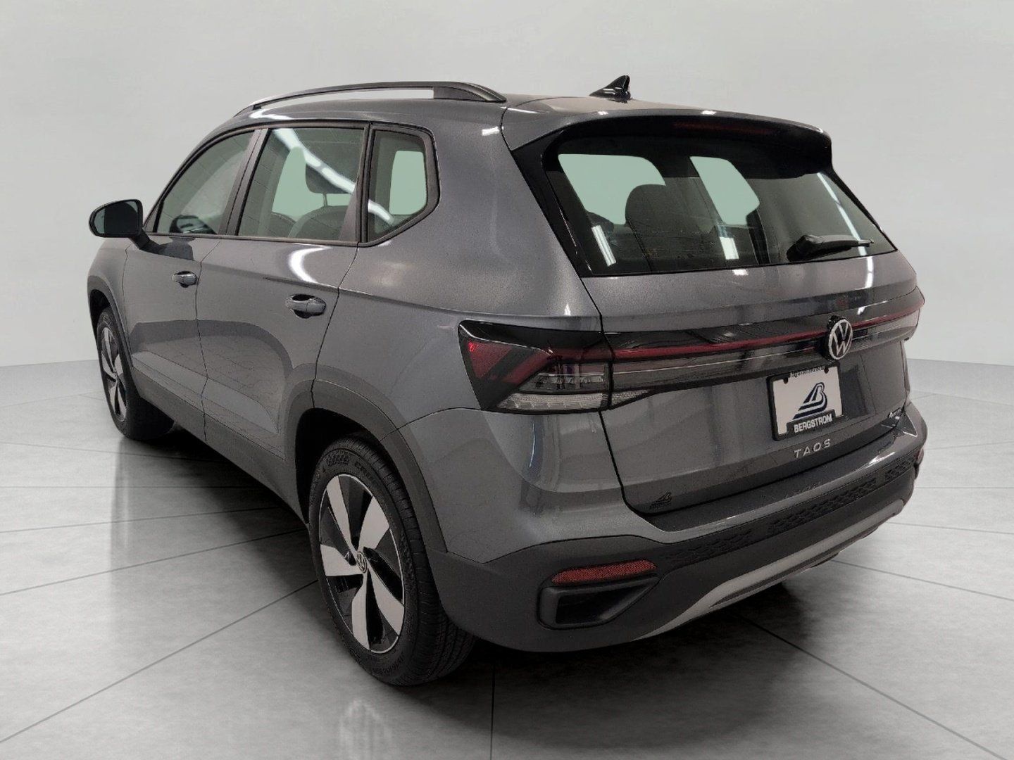 Used 2026 Volkswagen Taos S AWD/4WD image 5