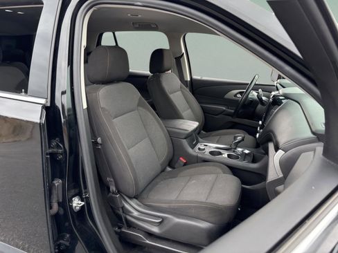 Used 2021 Chevrolet Traverse LT image 41