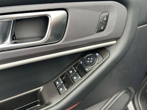 Used 2025 Ford Explorer ST-Line image 18