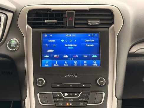 Used 2020 Ford Fusion SE FWD image 24