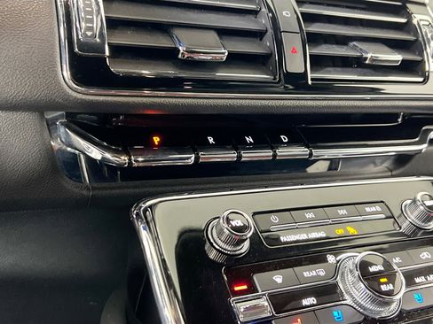 Used 2022 Lincoln Navigator Reserve image 17