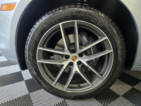 Certified 2025 Porsche Macan image 31