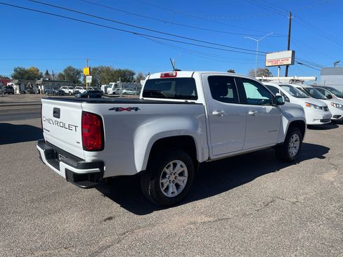 Used 2022 Chevrolet Colorado LT w/ Safety Package image 9