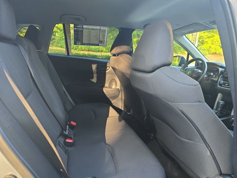 Used 2024 Toyota Corolla Cross LE FWD image 11