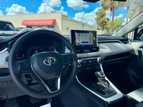 Used 2025 Toyota RAV4 XLE Premium image 13