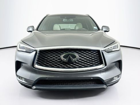 Used 2019 INFINITI QX50 Essential w/ Sensory Package AWD/4WD image 2