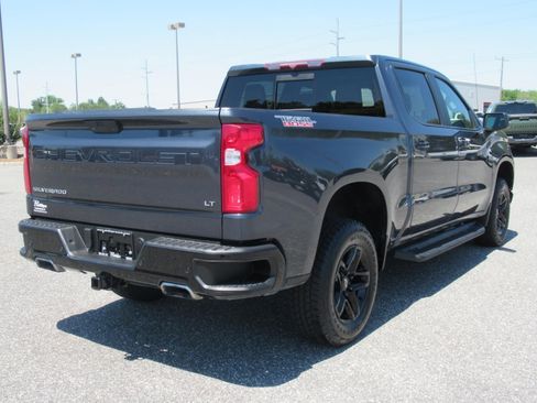 Used 2022 Chevrolet Silverado 1500 LT Trail Boss w/ LT Trail Boss Premium Package AWD/4WD image 7