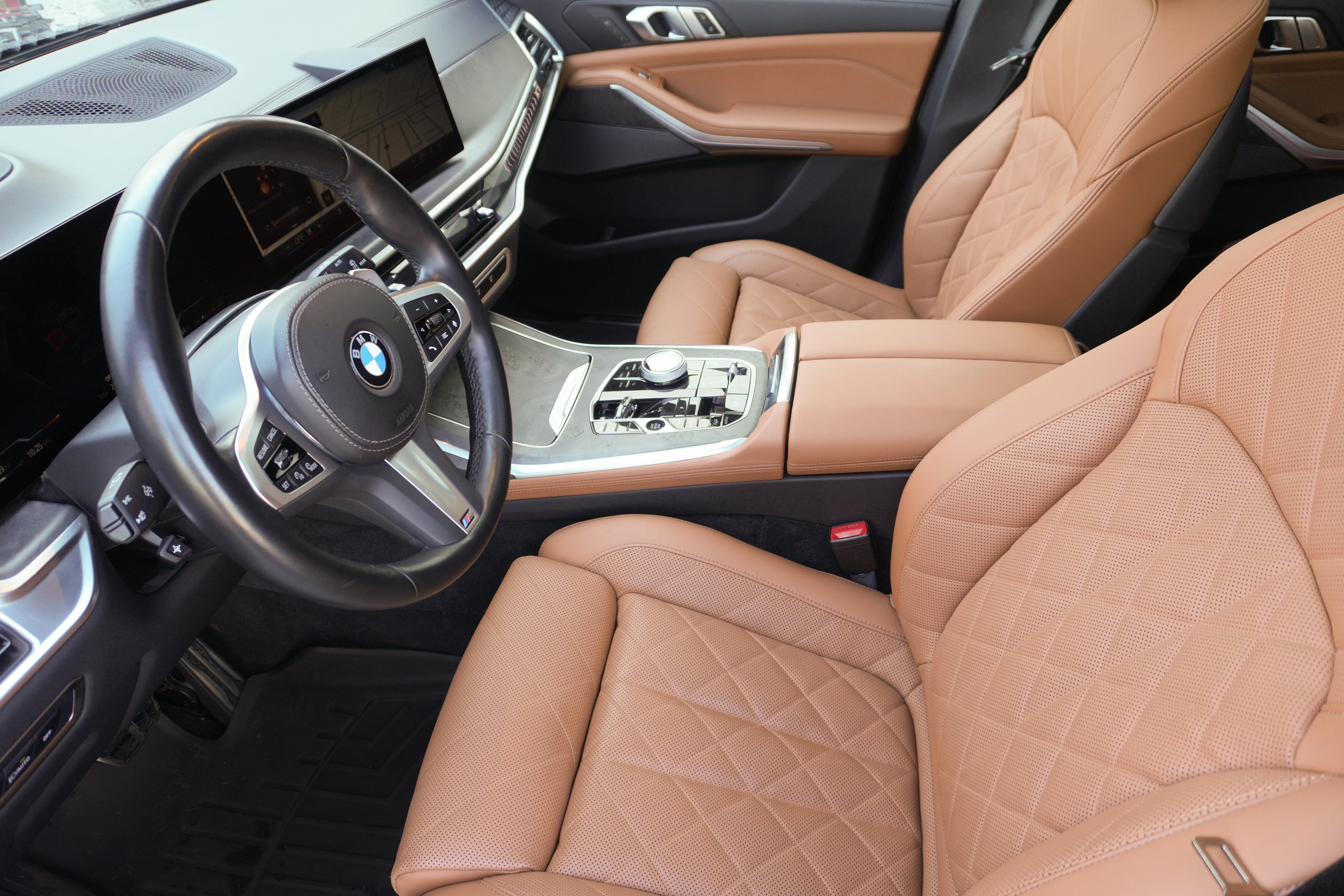 Certified 2024 BMW X7 xDrive40i w/ M Sport Package AWD/4WD image 12